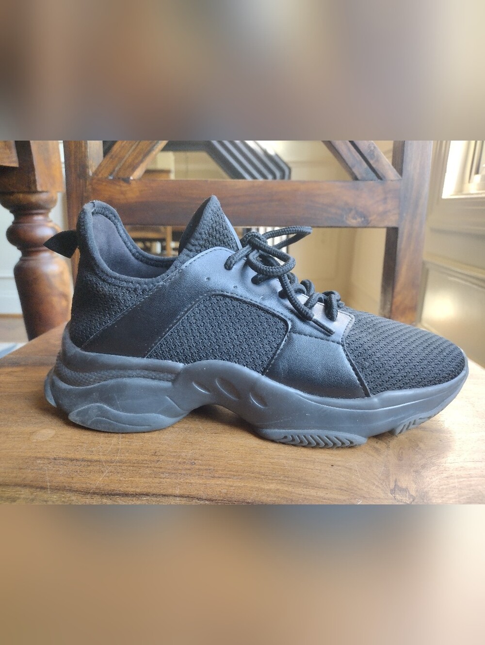 Steve Madden Black Mesh Sneakers Size 9